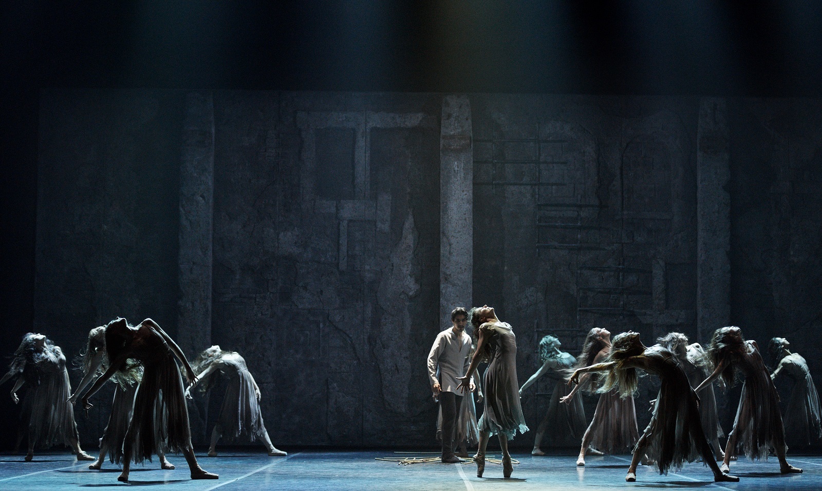 DDF-Akram-Khan-Giselle-Photo-Laurent-Liotardo-5