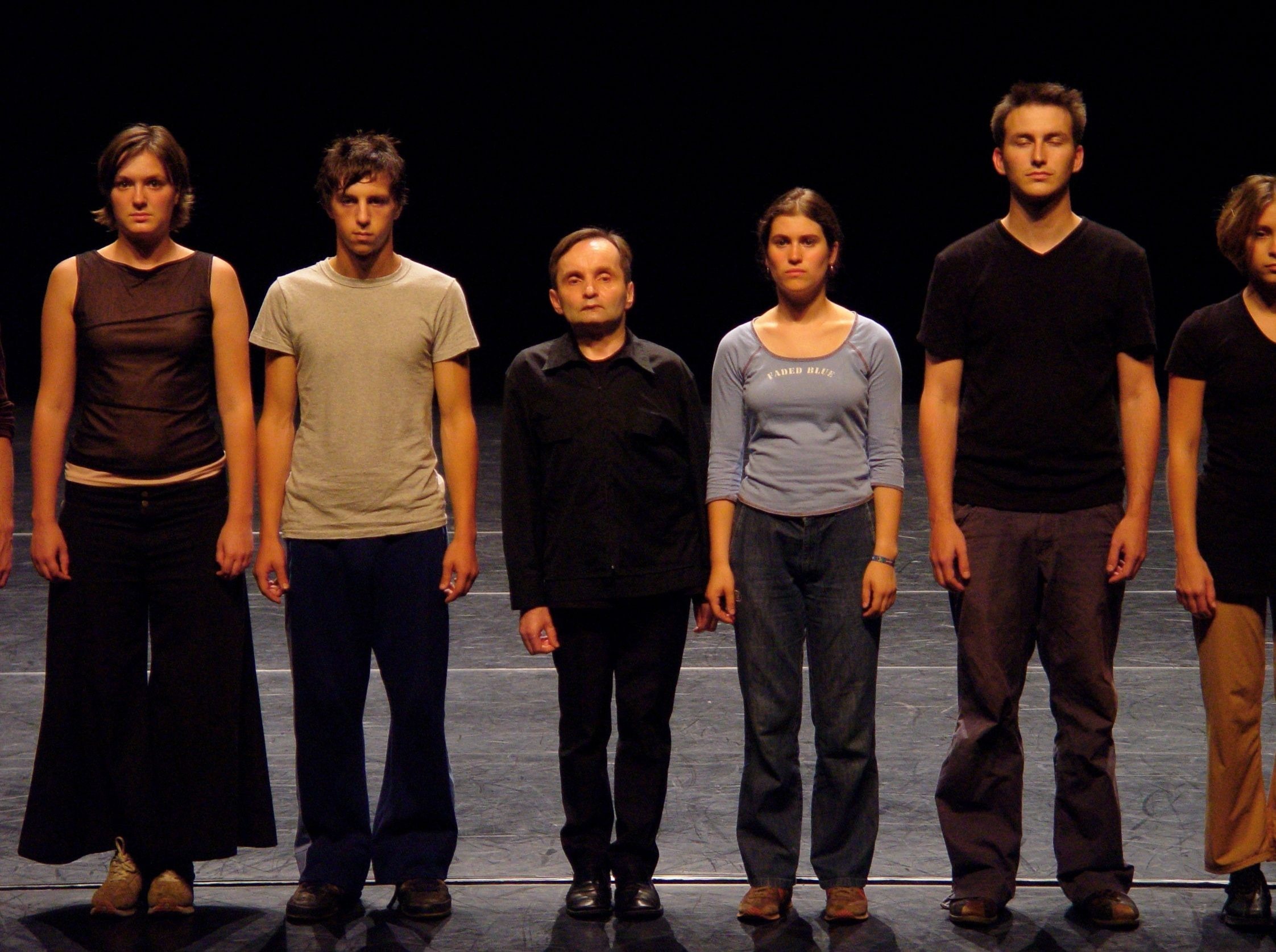 Raimund-Hoghe_Young-People-Old-Voices_standing-line_Credit_Rosa-Frank-1